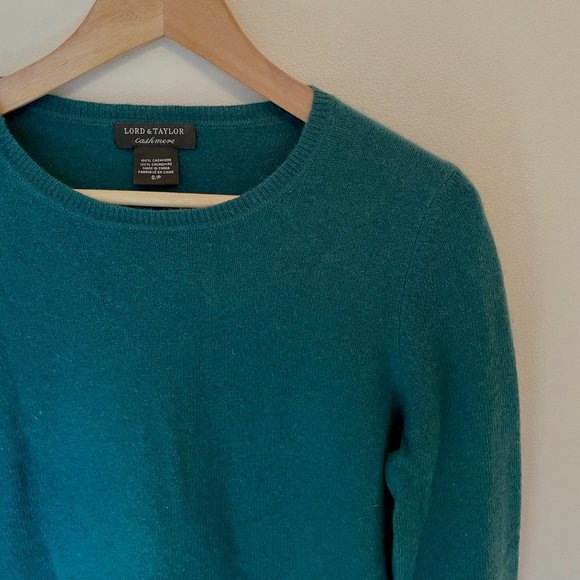 Lord & Taylor Emerald Cashmere Crewneck Sweater - Picture 2 of 3